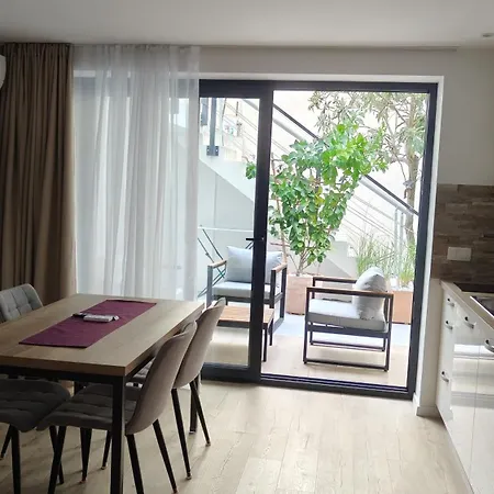 Apartmaji Sopotnik Izola