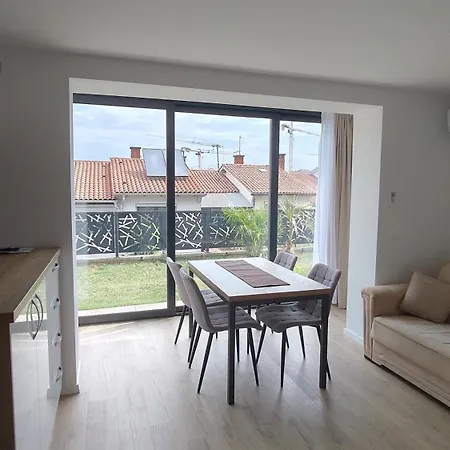 Apartmaji Sopotnik 아파트 이졸라