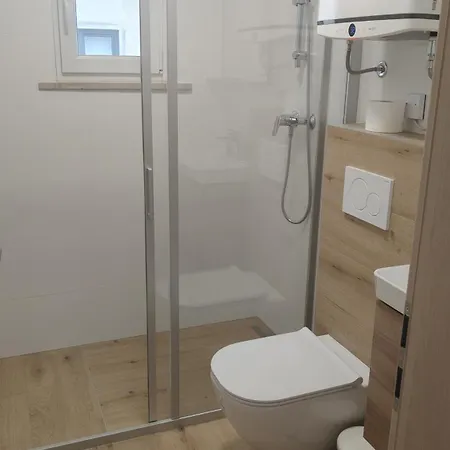 Apartmaji Sopotnik * Izola