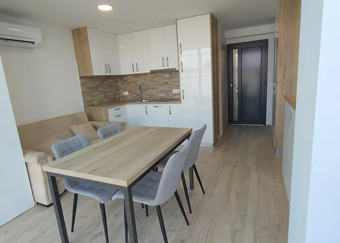 Apartmaji Sopotnik イゾラ